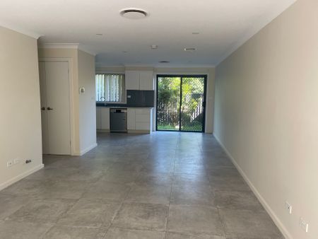 FOUR BEDROOM TOWNHOUSE - Photo 3