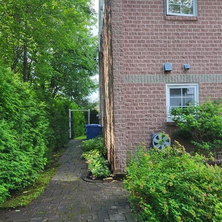 Maison de ville 2 étages à Sainte-Marie - Photo 3