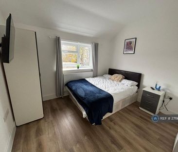 1 bedroom in a house share to rent - Photo 6