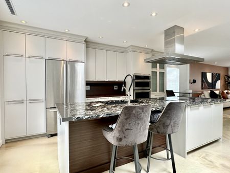 Rosemont : Penthouse de 2 chambres, offert en location complètement meublé ! - Photo 3