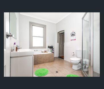 WHEN LOCATION MATTERS . - Photo 6