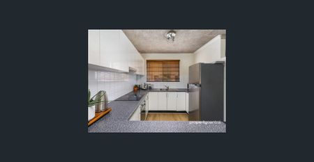 Spacious Apartment Living - Photo 2