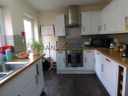 2 bedroom property to rent - Photo 2