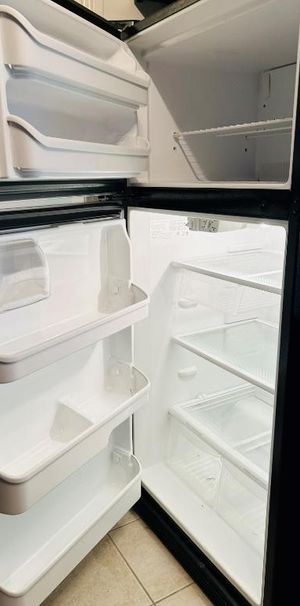 Condo 4 et 1/2 a louer . Sainte Marthe sur le lac. 1250 PC. 1650$ par moi. semi meublé. - Photo 1