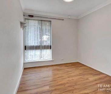 Located on quiet Graveney Way in Maddington, this neat 3-bedroom ho... - Photo 5