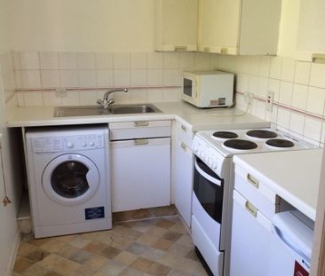 1 Bed Flat, Vicars Bridge Close, HA0 - Photo 2