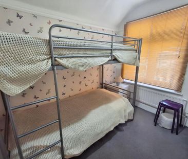 3 bedroom semi-detached house to rent - Photo 5