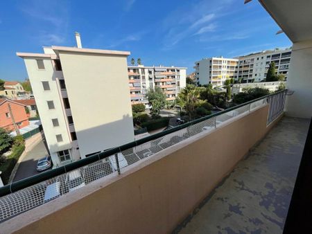Location Appartement 2 pièces 55m² CAGNES SUR MER 06800 - Photo 3