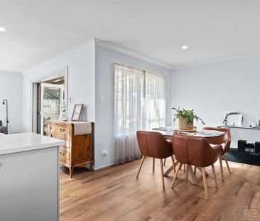 Boutique Villa Offering House-Sized Living in a Premium Swansea Loc... - Photo 5