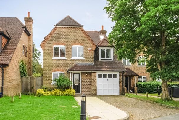 5 bedroom detached house to rent - Photo 1