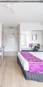 Stylish 1-Bedroom Apartment in Prime Varsity Lakes Location! - Photo 4