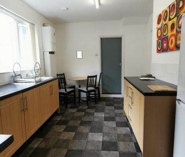 1 bedroom in a house share to rent - Photo 4