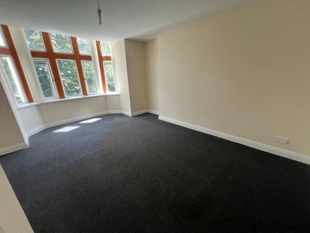 3 bedroom flat to rent - Photo 5