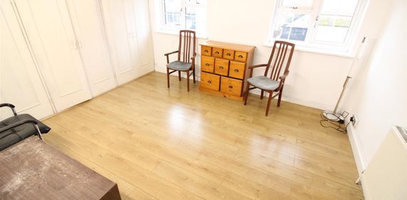 Charles Street, Uxbridge - Photo 2