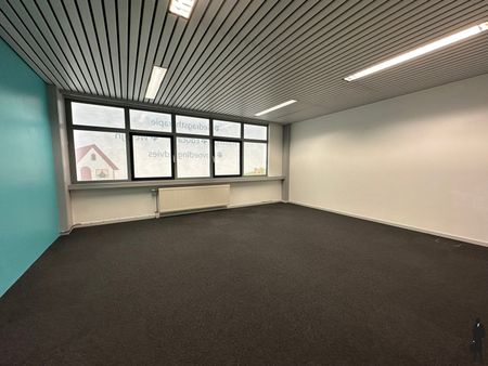 Ruime kantoren (ca. 180m²) in de industriezone te Lier. - Foto 3