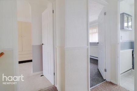 3 bedroom semi-detached house to rent - Photo 2