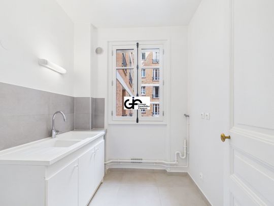 Location Appartement 2 pièces 48m² PARIS 16ème - Photo 1