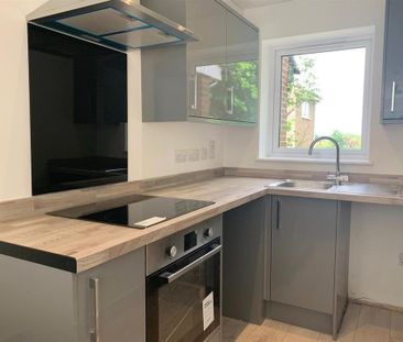 3 bedroom end of terrace house to rent - Photo 6