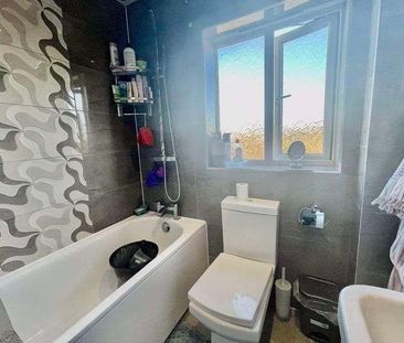 Stornaway Road, Slough, SL3 - Photo 4