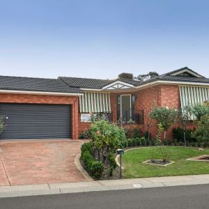 Perfectly Positioned Family Home in Kangaroo Flat with Shedding - Photo 2