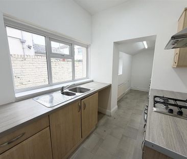 2 bedroom terraced house to rent - Photo 3