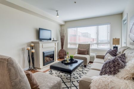 A - 1 bed, 1 bath - Photo 2