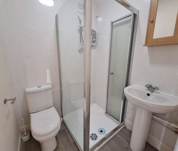 6 Bed Student Accommodation - Photo 4