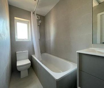 4 bedroom semi-detached house to rent - Photo 1