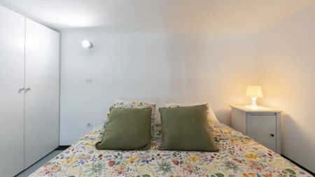 1-bedroom apartment for rent in Ciudad Jardín - Photo 2