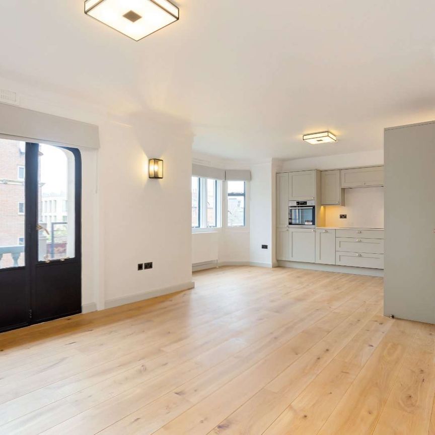 A modern two bedroom apartment - Photo 1