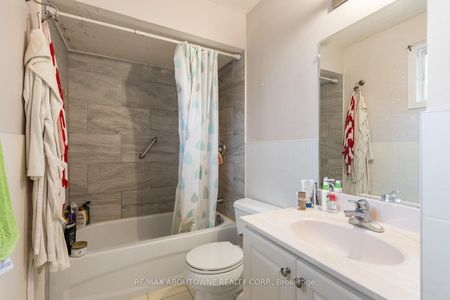 For Lease - 14 Angus Drive Unit# Upper, Toronto, Ontario - Photo 2