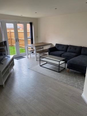 2 Bed Flat, Mistle Court, CV4 - Photo 1