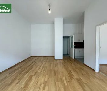 Geräumige 3-Zimmer Wohnung inkl. Einbauküche und Balkon - ab sofort beziehbar! - Photo 2
