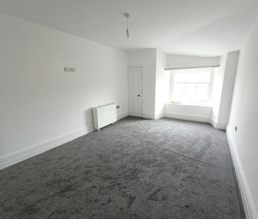 3 bedroom flat to rent - Photo 6