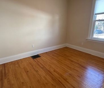 37 William St Orillia | $1900 per month | Plus Hydro - Photo 3