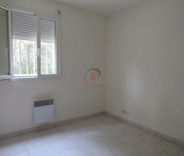 Location Appartement 3 pièces 51m² SIX FOURS LES PLAGES 83140 - Photo 2