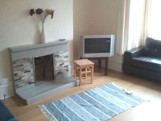 St Michaels Road, Headingley, LS6 - Photo 1