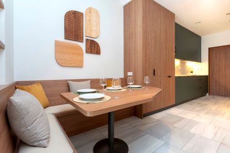 Calle San Vicente, Sevilla, Andalusia 41002 - Photo 4