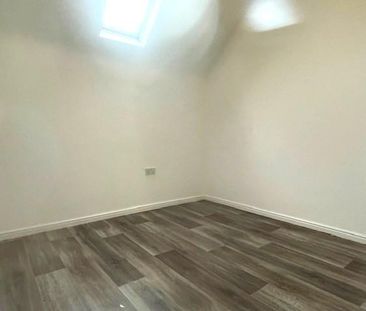 2 bedroom coach house to rent - Photo 1