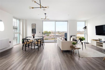 2 bedroom flat to rent - Photo 2