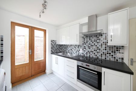 Gurdon Road, Charlton, SE7, London - Photo 4