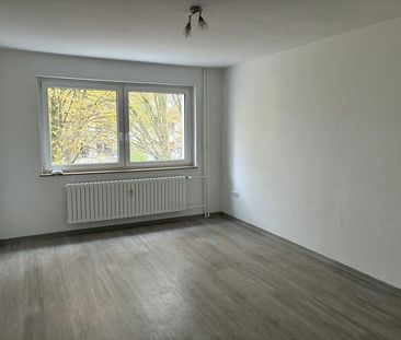 Willkommen Zuhause: Renovierte 3,5 Zimmerwohnung an berufstätige Fa... - Photo 1