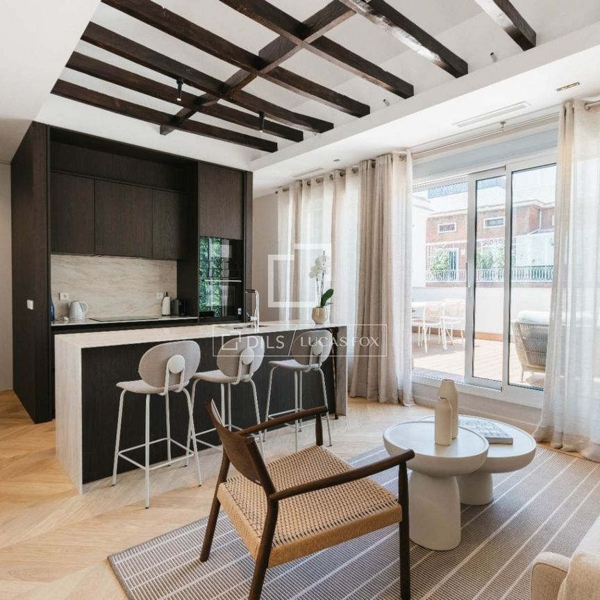 Excellent 2 Bedroom apartment for rent in Castellana, Madrid - Photo 1