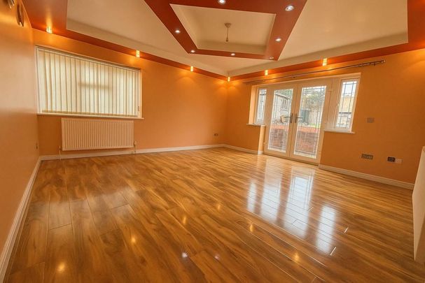 6 bedroom semi-detached house to rent - Photo 1