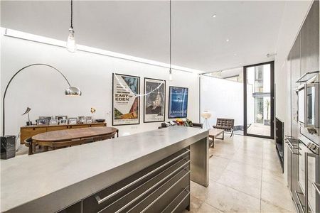 4 bedroom detached house to rent - Photo 2