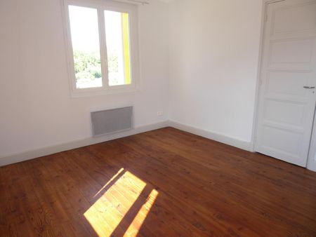 Location Appartement 4 pièces 78m² VALS LES BAINS 07600 - Photo 4