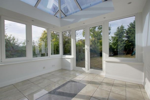 Toms Lane, Kings Langley - Photo 1