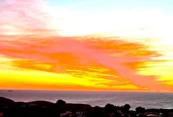 APARTMENT FOR RENT with 2 bedrooms and panoramic sea views