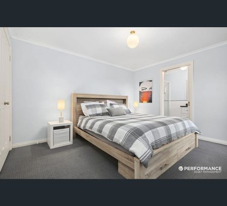 2/46 Darbyshire Rd, Mount Waverley, Vic 3149 - Photo 4