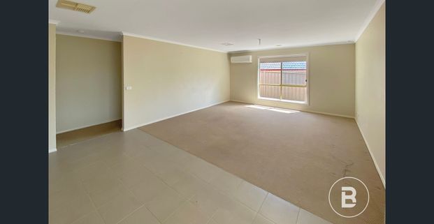 3 Bedroom home in California Gully - Photo 1